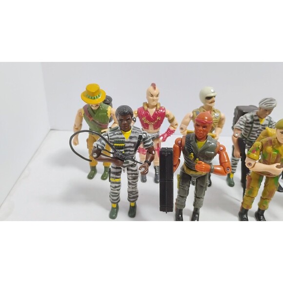 VTG 80’S LANARD THE CORPS! 50 PC LOT 13 FIGURES 37  WEAPONS ACCESSORIES & PARTS - Picture 3 of 10